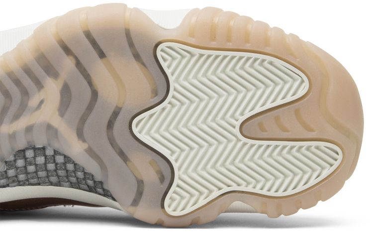 Wmns Air Jordan 11 Retro Low Rose Gold