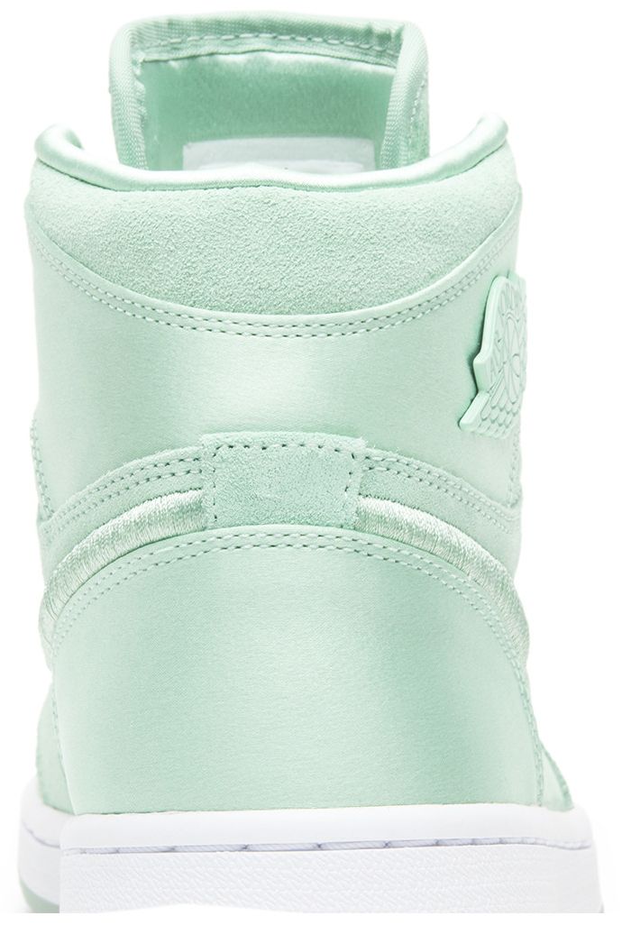 Wmns Air Jordan 1 Retro High Season of Her Mint