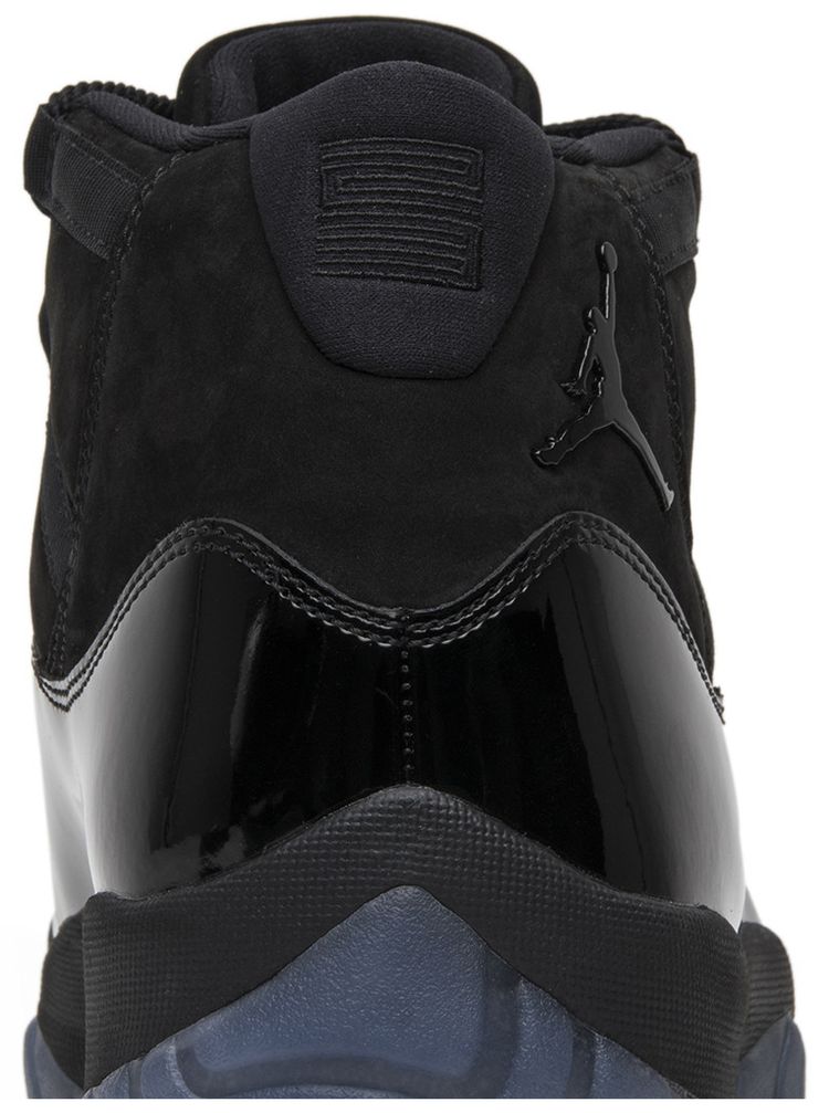 Air Jordan 11 Retro Cap and Gown