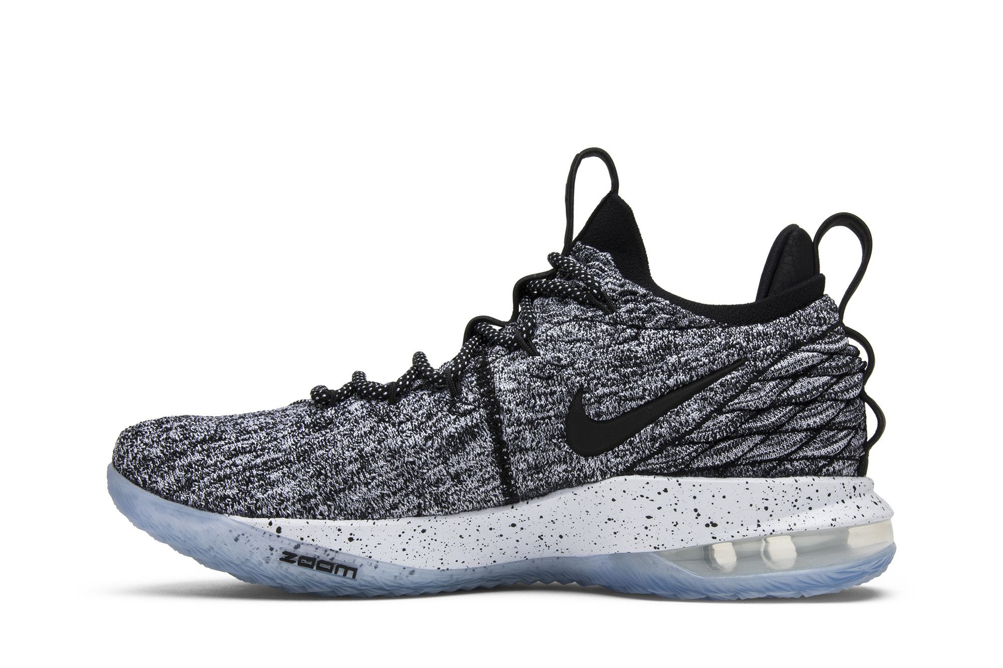 Lebron 15 low on foot store