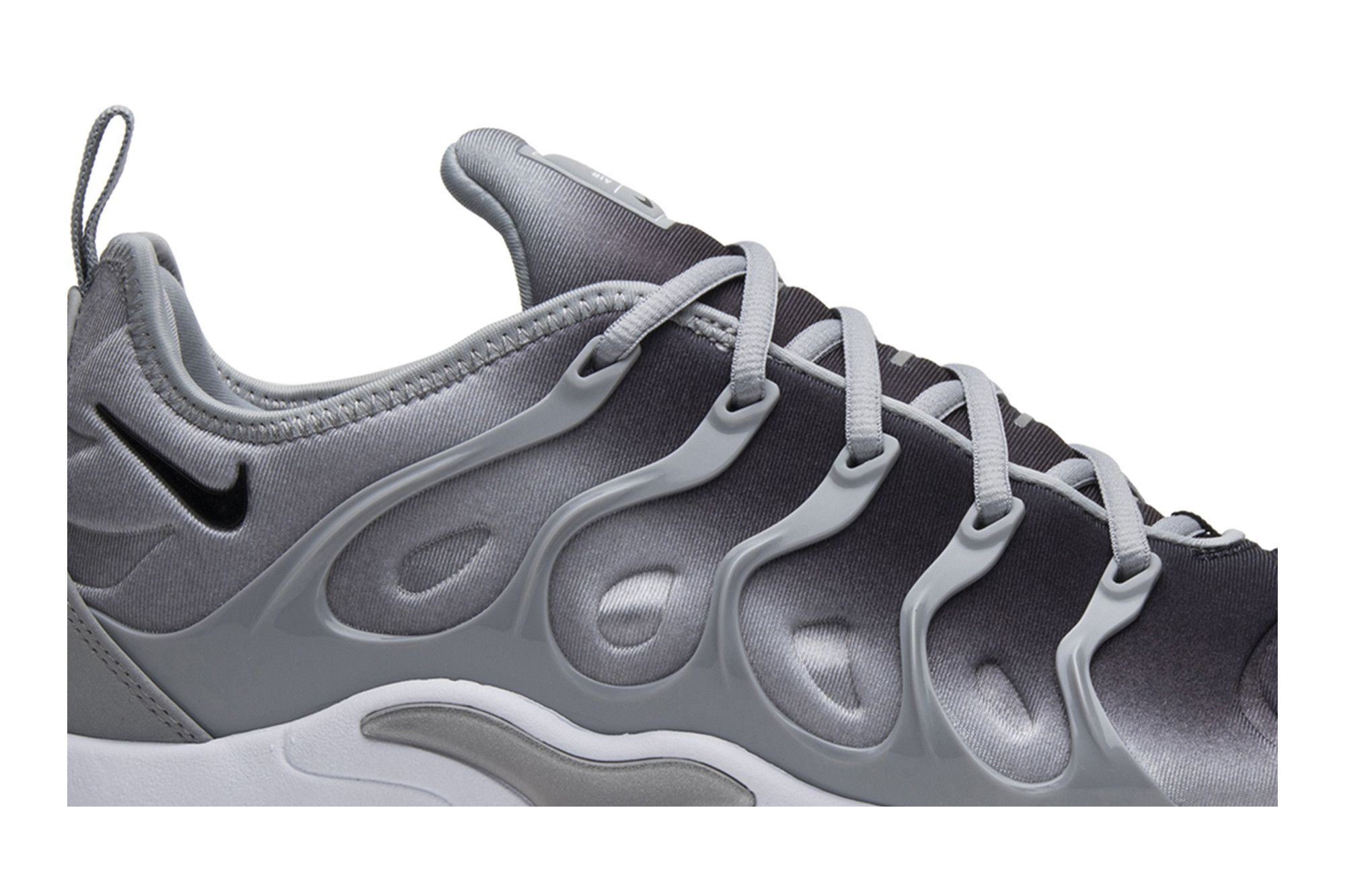 Nike air vapormax plus silver hot sale