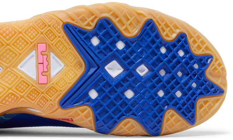 Space Jam x LeBron 18 Low EP Wile E x Nike Roadrunner