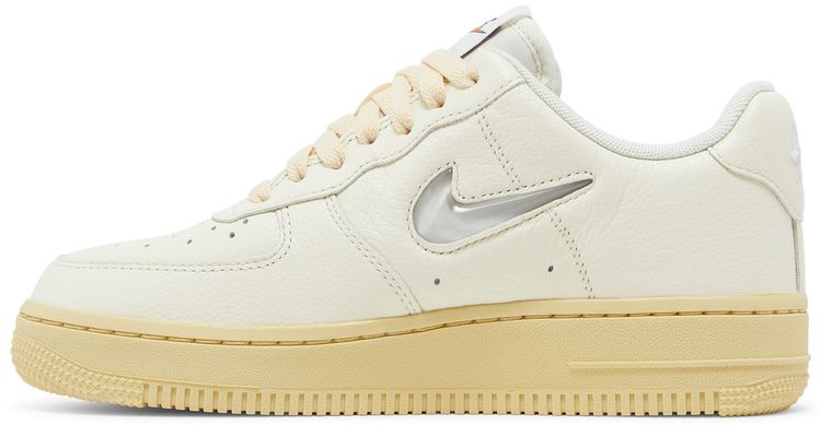 Nike Wmns Air Force 1 07 LX Coconut Milk