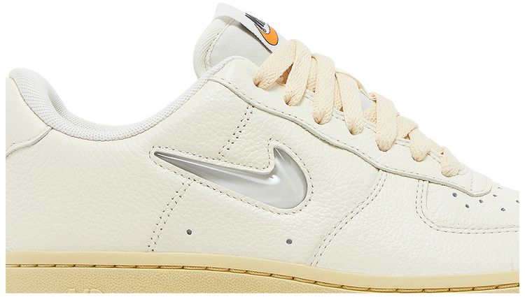 Nike Wmns Air Force 1 07 LX Coconut Milk