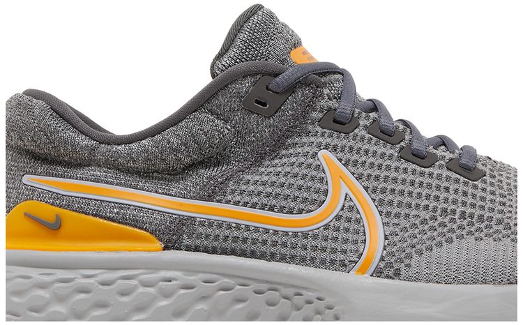 ZoomX Invincible Run Flyknit 2 Iron Grey