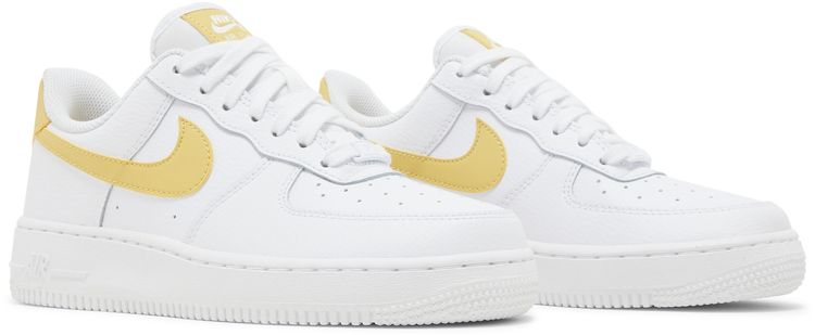 Nike Wmns Air Force 1 07 Saturn Gold