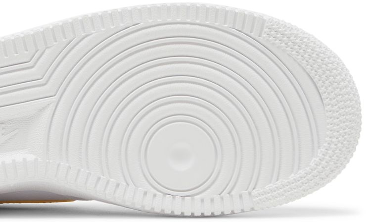 Nike Wmns Air Force 1 07 Saturn Gold