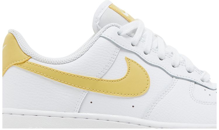 Nike Wmns Air Force 1 07 Saturn Gold