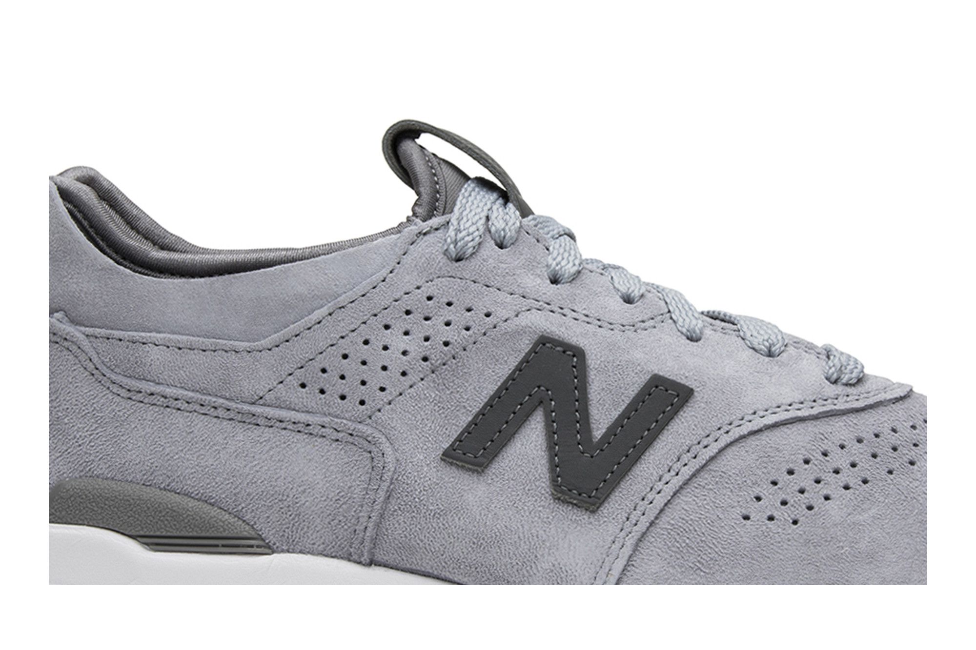 建物 a_m_r _AI Buy 997 Deconstructed 'Grey' - M997DGR2 | GOAT CA