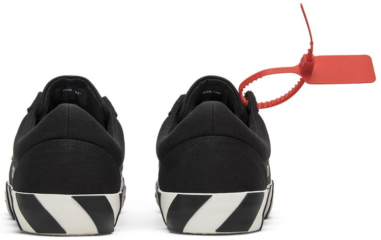 Off White Vulc Low Top Black