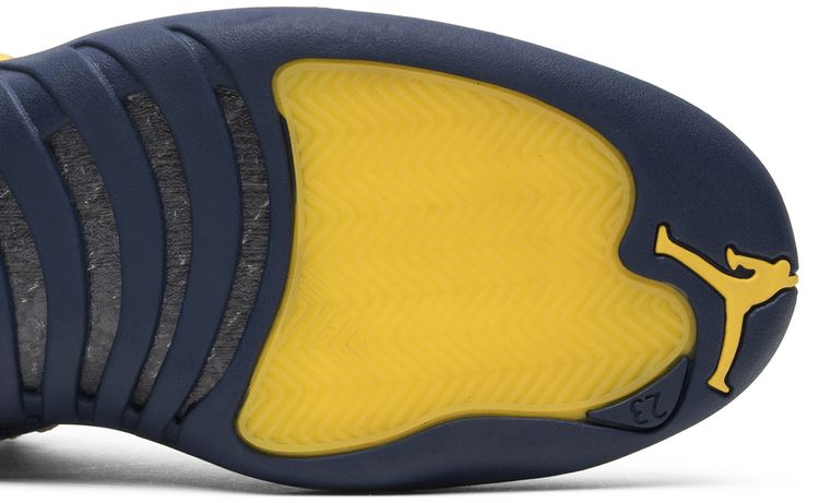 Air Jordan 12 Retro Michigan