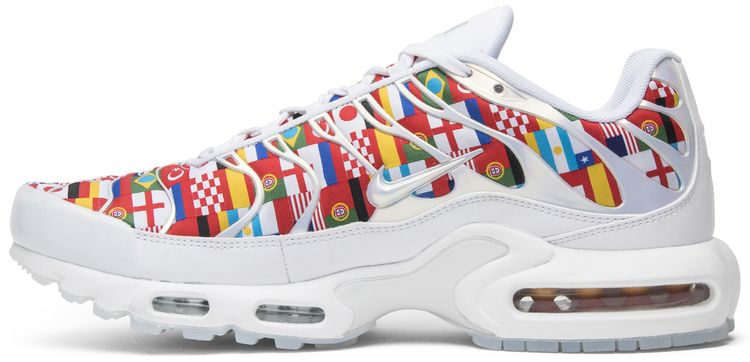 Nike Air Max Plus International Flag