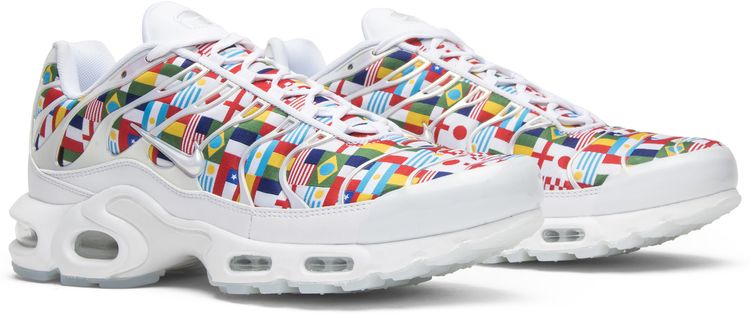 Nike Air Max Plus International Flag