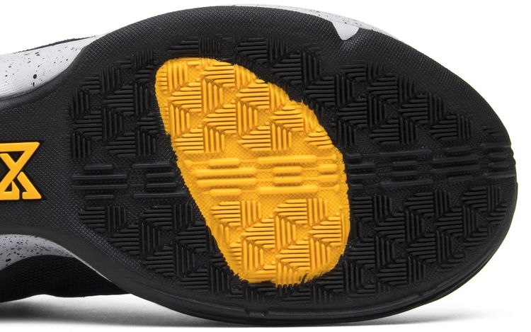 Nike PG 1 Black Gold