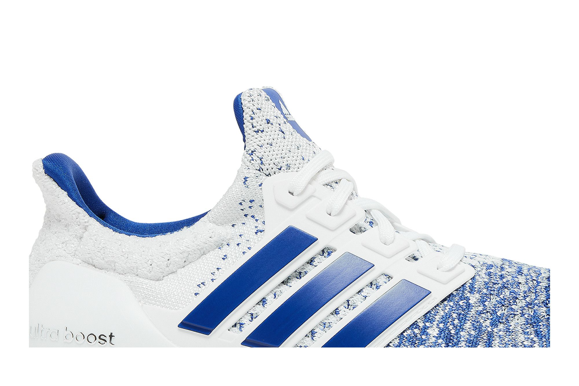 Ultra boost weiß blau hotsell