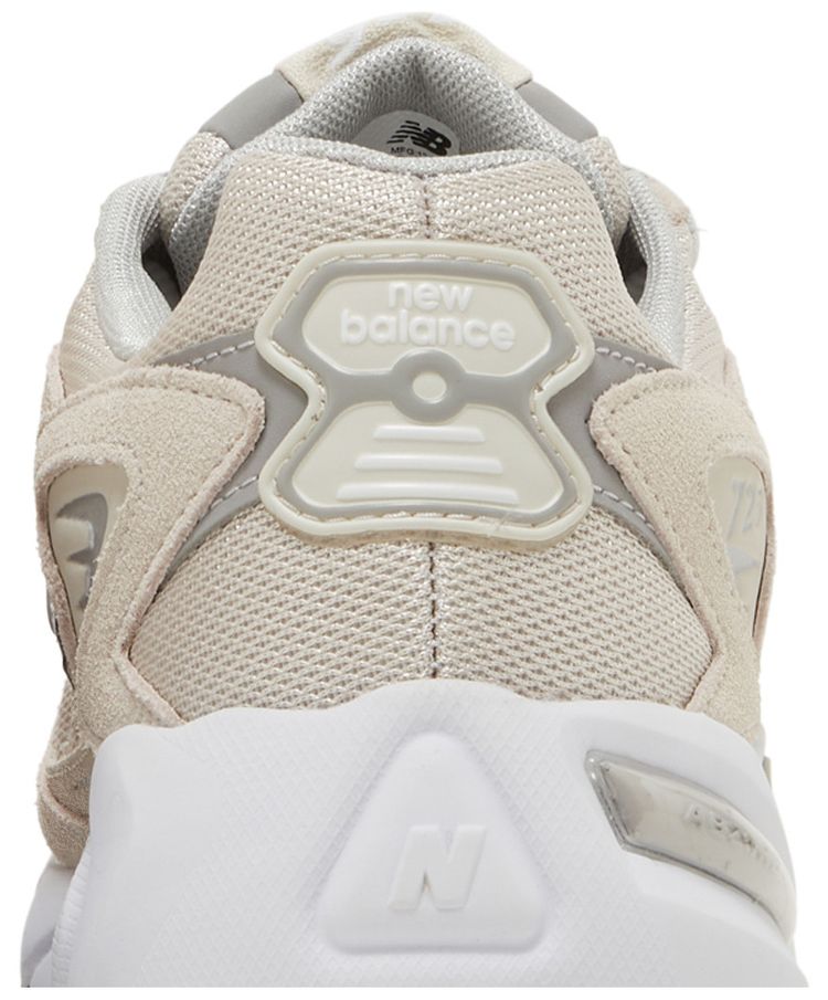 New Balance 725 Moonbeam