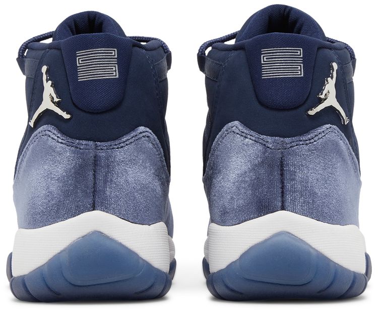 Wmns Air Jordan 11 Retro Midnight Navy Velvet
