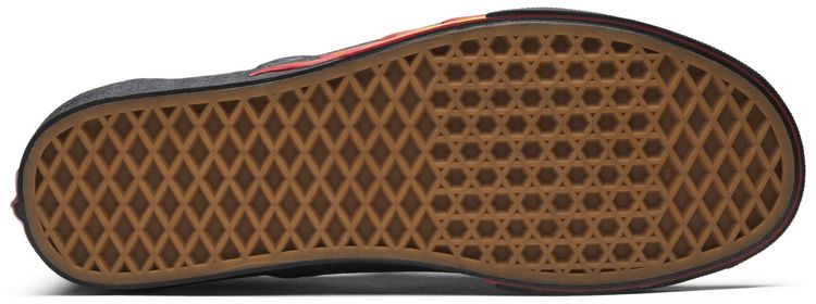Vans Slip On Flame Wall
