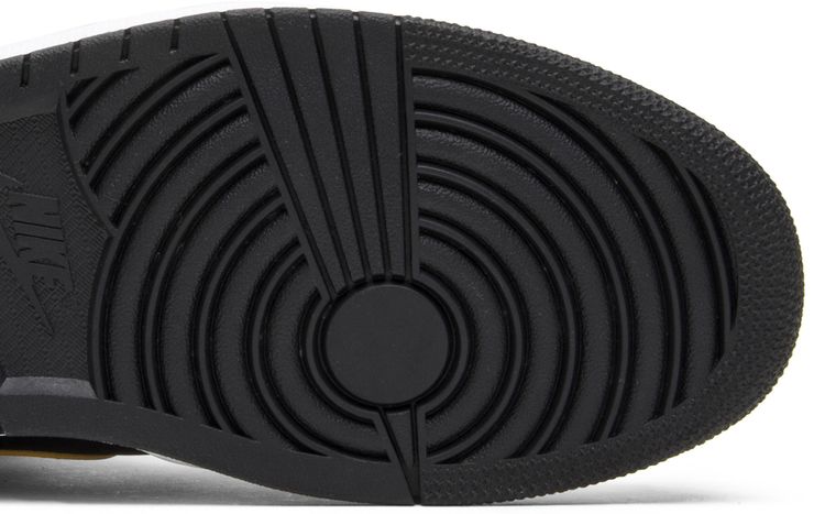 Air Jordan 1 Retro Mid Reverse New Love