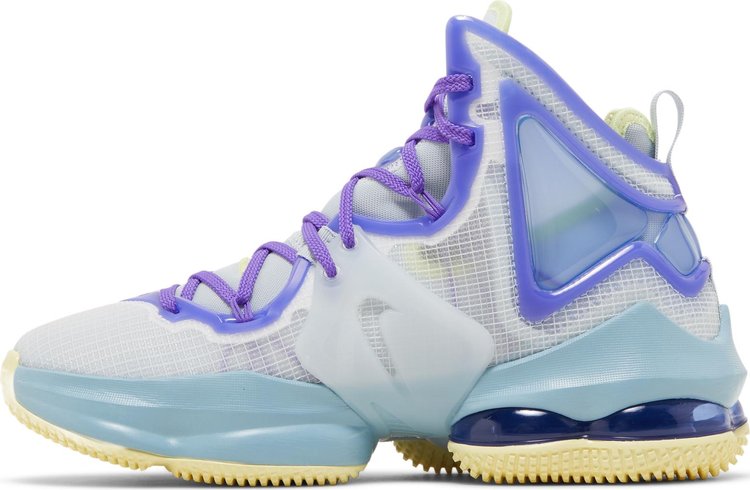 LeBron 19 GS Easter