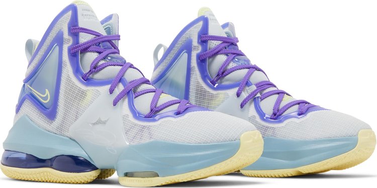 LeBron 19 GS Easter