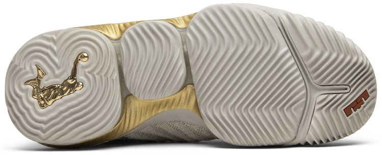 Nike HFR x Wmns LeBron 16 Sail