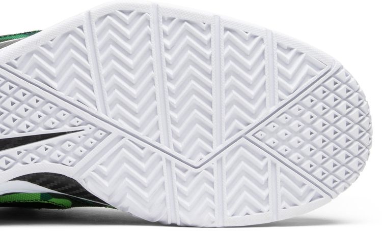 Undefeated x Nike Zoom Kobe 1 Protro Green Camo