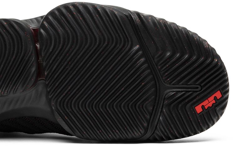 LeBron 16 Fresh Bred