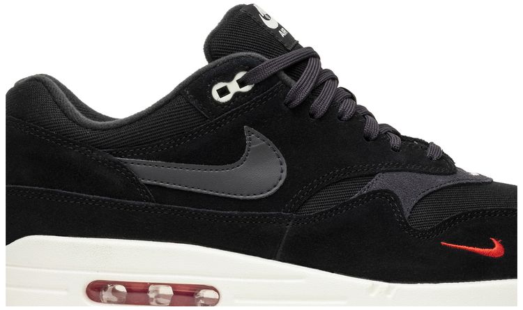 Nike Air Max 1 Premium Bred