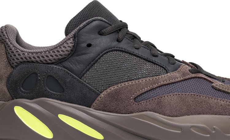 Yeezy Boost 700 Mauve