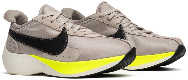 Nike Moon Racer String