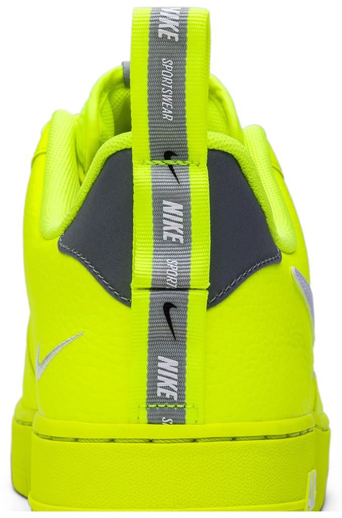 Nike Air Force 1 07 LV8 Overbranding