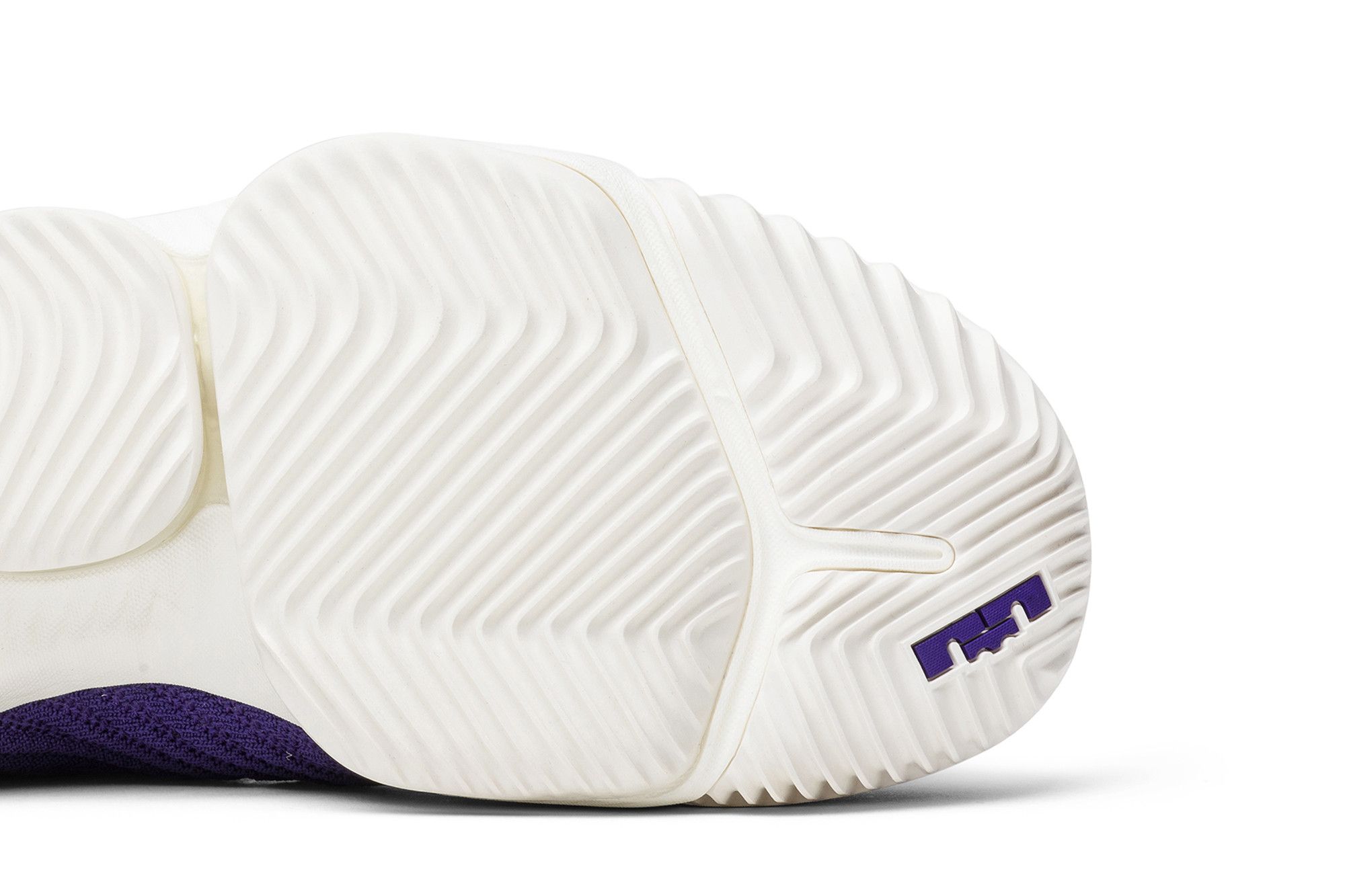 Buy LeBron 16 King Court Purple AO2588 500 GOAT UK
