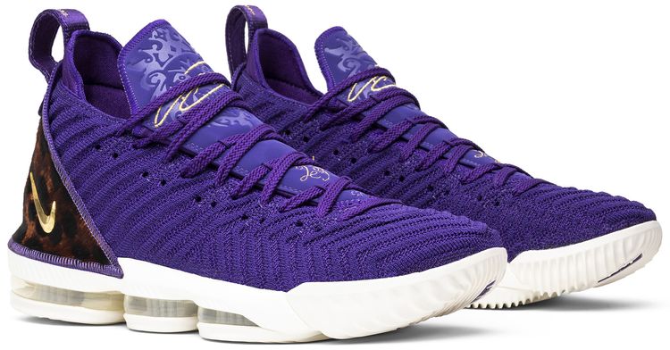 LeBron 16 King Court Purple