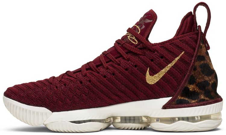 LeBron 16 King