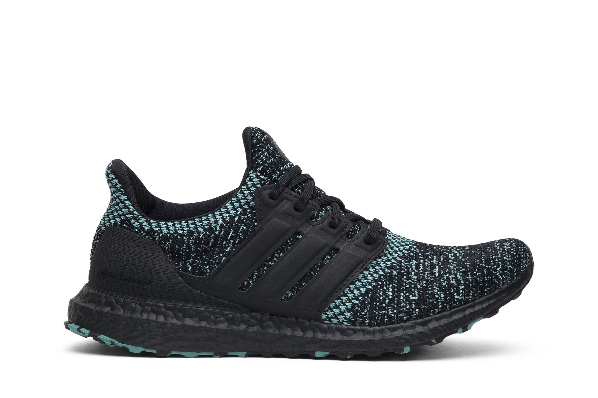 Ultraboost core black true green hotsell