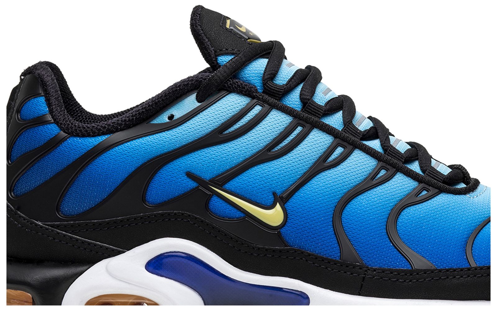air max plus hyper blue on feet