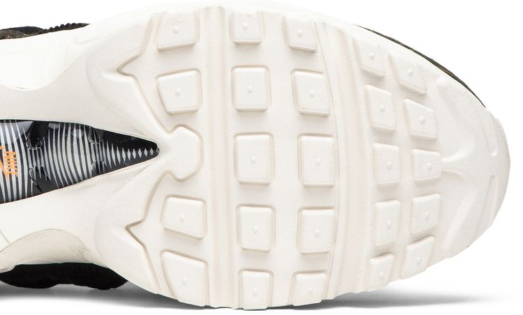 Carhartt WIP x Nike Air Max 95 Camo