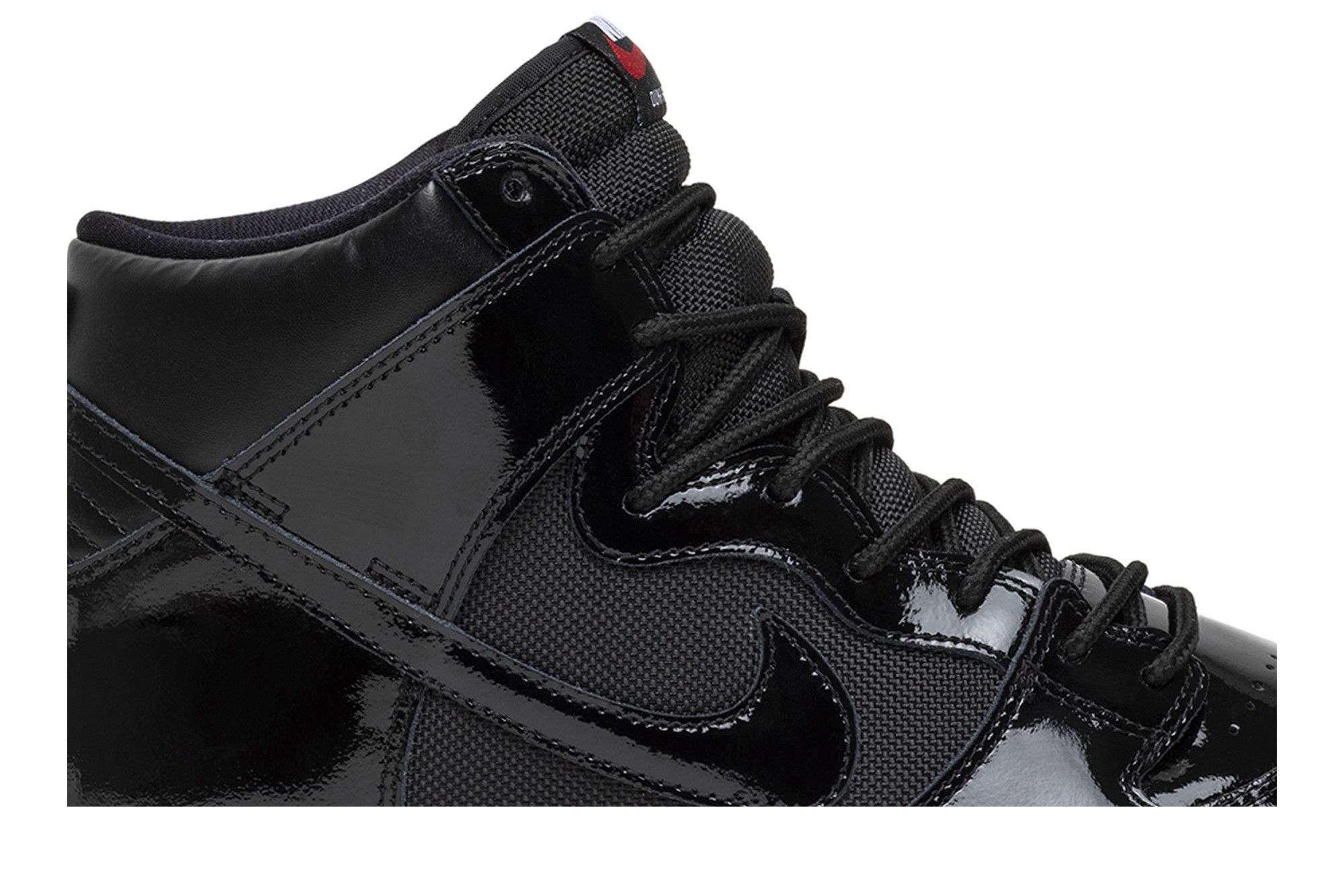 Nike dunk sb bred hot sale