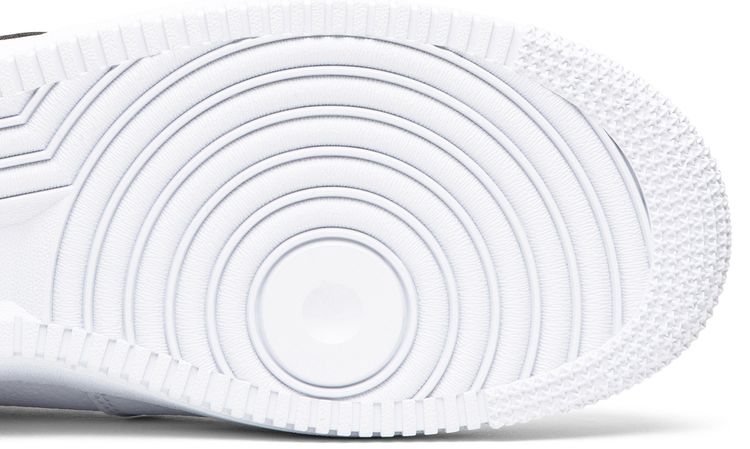 Air Force 1 07 LV8 Overbranding