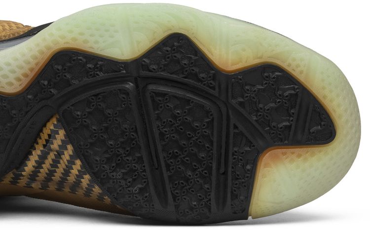 Nike LeBron 9 Watch the Throne Sample