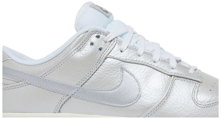 Nike Dunk Low SE Metallic Silver