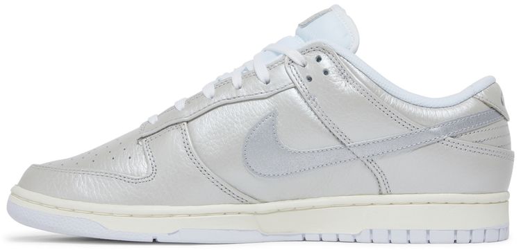 Nike Dunk Low SE Metallic Silver