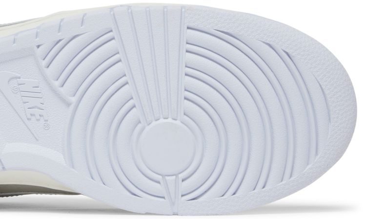 Nike Dunk Low SE Metallic Silver