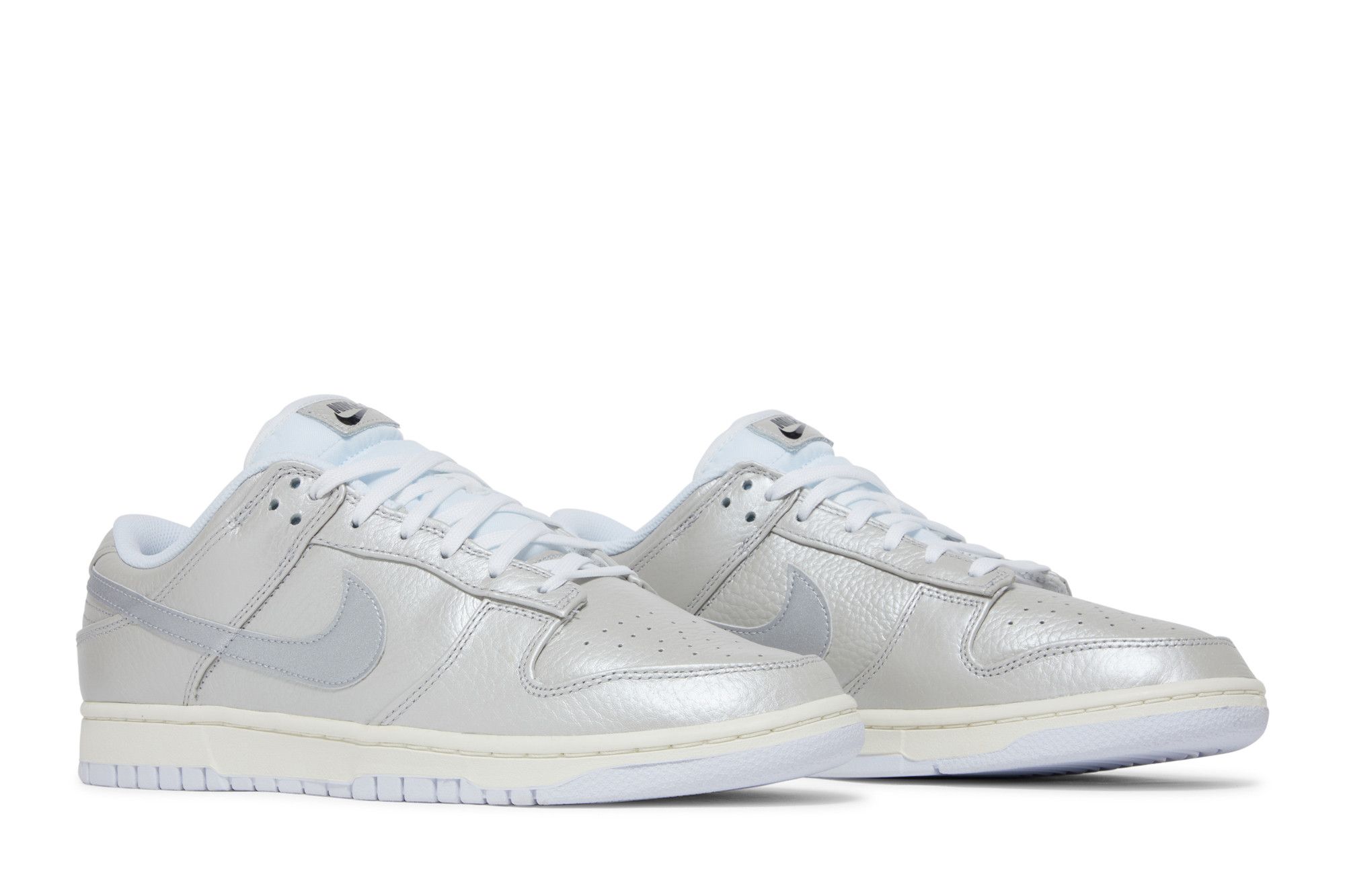 無料発送 Buy GOAT | 095 DX3197 - Silver' 'Metallic SE Low Dunk 小物