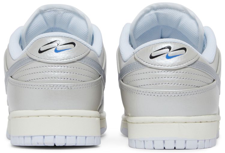 Nike Dunk Low SE Metallic Silver