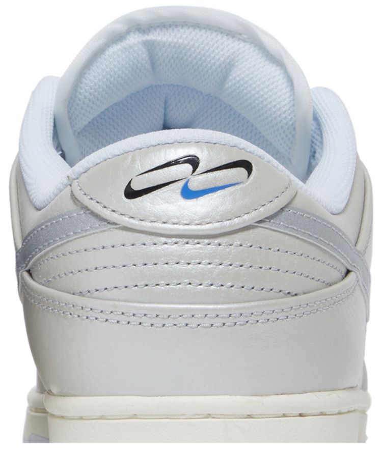 Nike Dunk Low SE Metallic Silver