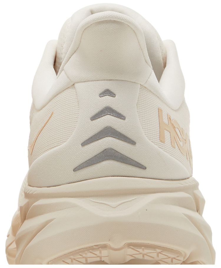 Clifton 8 Eggnog Shifting Sand