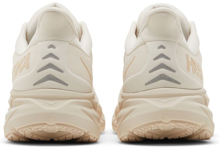 Clifton 8 Eggnog Shifting Sand