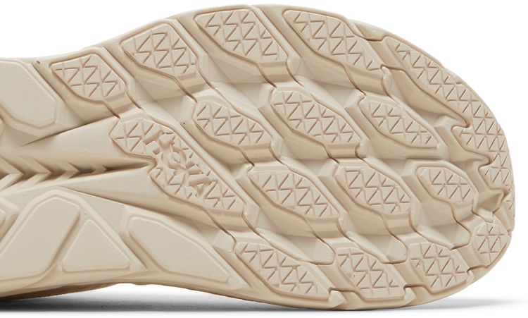 Clifton 8 Eggnog Shifting Sand